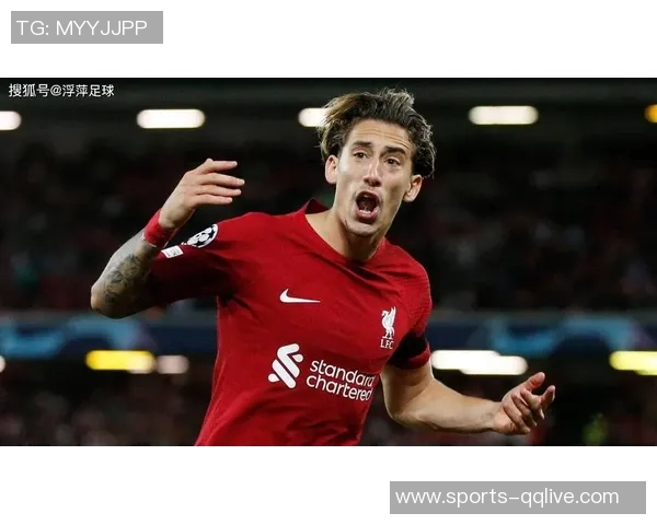 齐米卡斯精准直塞助攻弗格森突破防线可惜禁区内被拦截