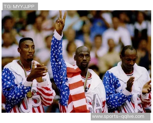 科尔赞克尼佩尔展现克里斯穆林风采引发球迷热议