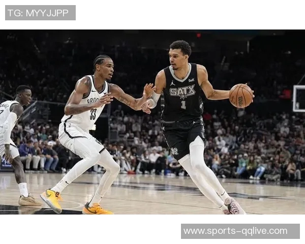 文班亚马半场高效表现仅用16分钟砍下22分7篮板3助攻引发热议