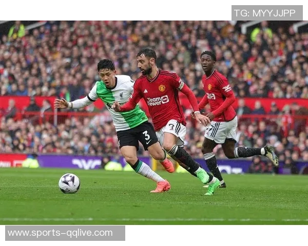 克洛普亲临巴黎德比现场见证圣日耳曼与巴黎FC激战全程