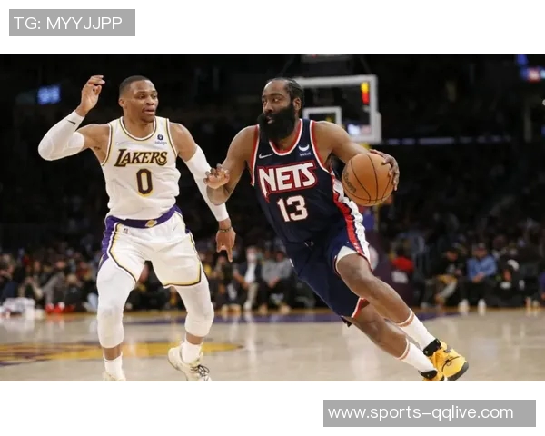 哈登谈比赛策略强调录像分析与调整的重要性