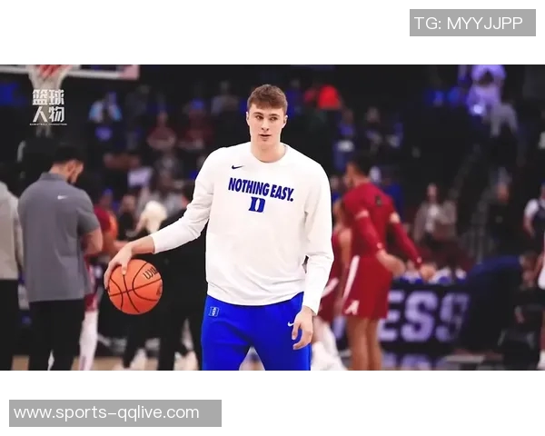 弗拉格转型小前锋表现出色场均数据全面超越控卫角色